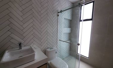 En Venta Casa en Condominio, Challuabamba Cuenca