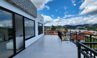 En Venta Casa en Condominio, Challuabamba Cuenca