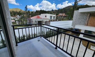 En Venta Casa en Condominio, Challuabamba Cuenca