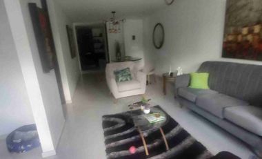 VENDO APARTAMENTO EN UN PRIMER PISO EN TORRES DE SAN JUAN.