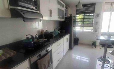 VENDO APARTAMENTO EN UN PRIMER PISO EN TORRES DE SAN JUAN.