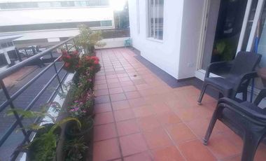 VENDO APARTAMENTO EN UN PRIMER PISO EN TORRES DE SAN JUAN.
