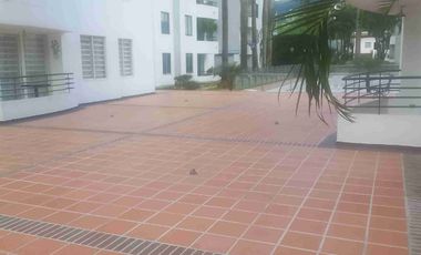 VENDO APARTAMENTO EN UN PRIMER PISO EN TORRES DE SAN JUAN.