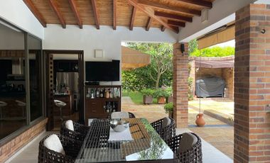 VENDO CASA CAMPESTRE CONJUNTO HACIENDA TRINITARIOS EN RUITOQUE BAJO EN FLORIDABLANCA