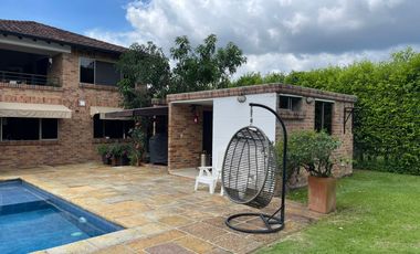 VENDO CASA CAMPESTRE CONJUNTO HACIENDA TRINITARIOS EN RUITOQUE BAJO EN FLORIDABLANCA
