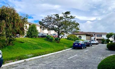 CASA REMODELADA  EN VENTA 171  M2 -  CONJUNTO SEGURO -  ELOY ALFARO