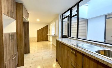 CASA REMODELADA  EN VENTA 171  M2 -  CONJUNTO SEGURO -  ELOY ALFARO