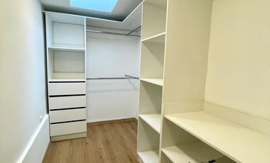 CASA REMODELADA  EN VENTA 171  M2 -  CONJUNTO SEGURO -  ELOY ALFARO