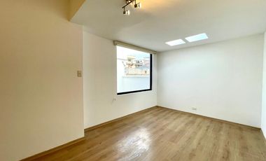 CASA REMODELADA  EN VENTA 171  M2 -  CONJUNTO SEGURO -  ELOY ALFARO