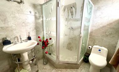 CASA REMODELADA  EN VENTA 171  M2 -  CONJUNTO SEGURO -  ELOY ALFARO