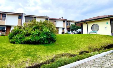 CASA REMODELADA  EN VENTA 171  M2 -  CONJUNTO SEGURO -  ELOY ALFARO