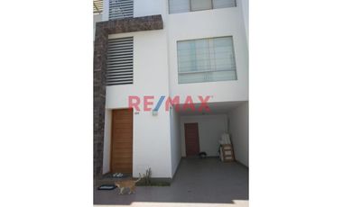 Alquiler De Triplex En Urb Quinta Ana Maria//ID:1144653