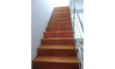 Alquiler De Triplex En Urb Quinta Ana Maria//ID:1144653