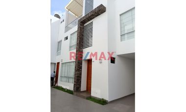 Alquiler De Triplex En Urb Quinta Ana Maria//ID:1144653