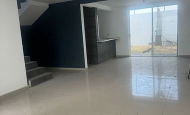 Casa en renta 3 recamaras Residencial Fresnos 3 Marias Morelia C116