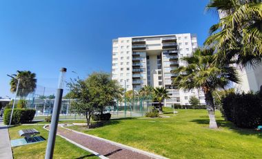 RENTA DEPARTAMENTO AMUEBLADO CON AMPLIA TERRAZA EN HABITAREA TOWERS JURIQUILLA SANTA FE
