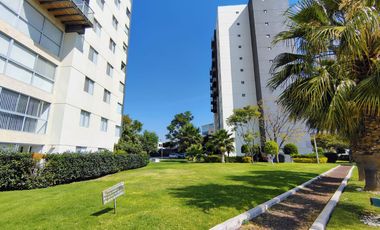 RENTA DEPARTAMENTO AMUEBLADO CON AMPLIA TERRAZA EN HABITAREA TOWERS JURIQUILLA SANTA FE