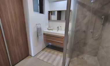 RENTA DEPARTAMENTO AMUEBLADO CON AMPLIA TERRAZA EN HABITAREA TOWERS JURIQUILLA SANTA FE