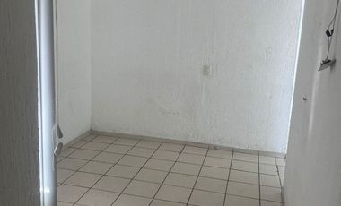 CASA DUPLEX REMODELADA EN JARDINES DEL VALLE ZAPOPAN