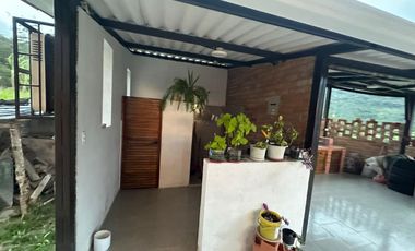 HERMOSA QUINTA EN VENTA EN SECTOR DE LENTAG, YUNGUILLA