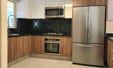 Casa en renta semiamueblada en Alta California Residencial