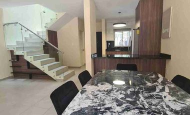 Casa en renta semiamueblada en Alta California Residencial