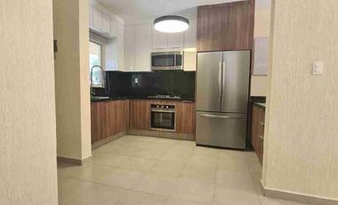 Casa en renta semiamueblada en Alta California Residencial