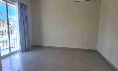 Casa en renta semiamueblada en Alta California Residencial