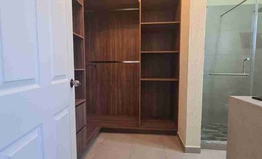 Casa en renta semiamueblada en Alta California Residencial