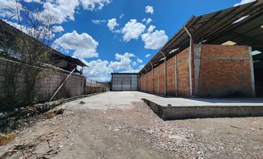 EN ARRIENDO BODEGA GRANDE EN EL PARQUE INDUSTRIAL - CUENCA