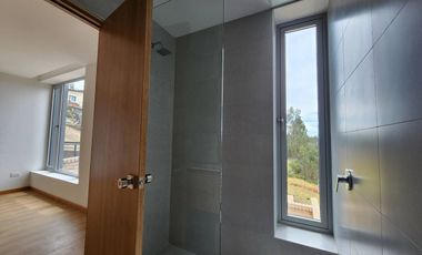 EN VENTA HERMOSAS CASAS SECTOR RACAR PLAZA - CUENCA