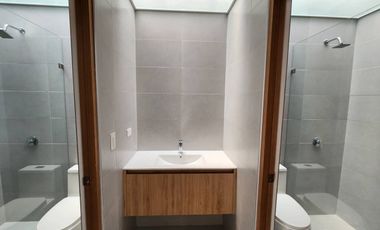 EN VENTA HERMOSAS CASAS SECTOR RACAR PLAZA - CUENCA