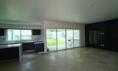 CASA EN VENTA EN FRACCIONAMIENTO LOMAS DE COCOYOC, MORELOS