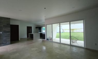 CASA EN VENTA EN FRACCIONAMIENTO LOMAS DE COCOYOC, MORELOS
