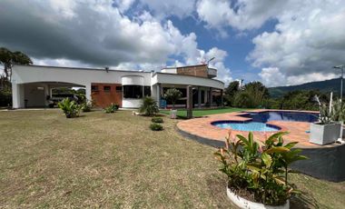 Se alquila hermosa casa finca, para  fines de semana o por mes capacidad hasta 20 personas