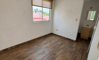 RENTA CASA UNA PLANTA DE 1 RECÁMARA Y CUARTO DE SERVICIO EN FRACCIONAMIENTO RESIDENCIAL EN ZAVALETA