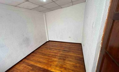 ¡Casa Independiente en Venta en Carapungo!
Independiente, amplia, funcional y con local comercial