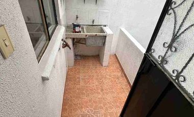 ¡Casa Independiente en Venta en Carapungo!
Independiente, amplia, funcional y con local comercial