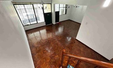 ¡Casa Independiente en Venta en Carapungo!
Independiente, amplia, funcional y con local comercial