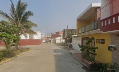 VENTA DE CASA EN VERACRUZ EN COATZACOALCOS EN EL FRACCIONAMIENTO PARAISO