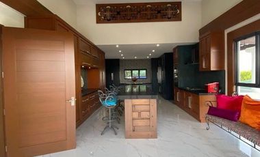 For Lease: 7BR in White Plains, Quezon City