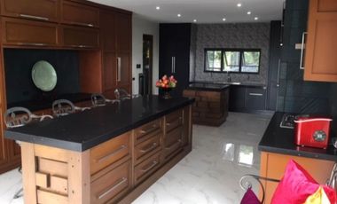 For Lease: 7BR in White Plains, Quezon City