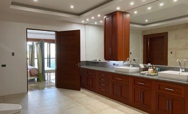 For Lease: 7BR in White Plains, Quezon City