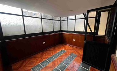 Oportunidad casa de venta en el sector de la Rumiñahui – Av. del Maestro!