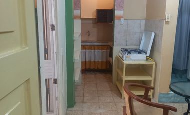 ALQUILO  SUITE SEMIAMOBLADA EN URDESA CENTRAL, PLANTA BAJA, PATIO.
