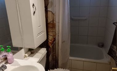 Fdo El Carmen, casa con quincho en pasaje