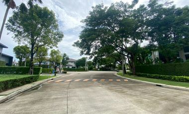 House for Sale: Mantana Kalapapruk – Wongwaen Beautiful single detached house with a prime position, facing the project wall for maximum privacy. Exce
