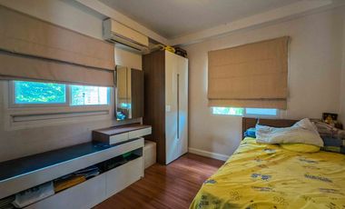 House for Sale: Mantana Kalapapruk – Wongwaen Beautiful single detached house with a prime position, facing the project wall for maximum privacy. Exce