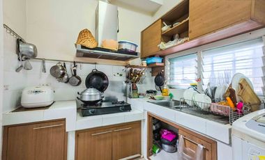 House for Sale: Mantana Kalapapruk – Wongwaen Beautiful single detached house with a prime position, facing the project wall for maximum privacy. Exce
