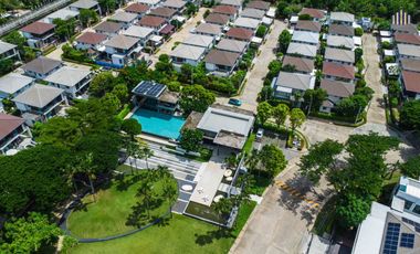 House for Sale: Mantana Kalapapruk – Wongwaen Beautiful single detached house with a prime position, facing the project wall for maximum privacy. Exce